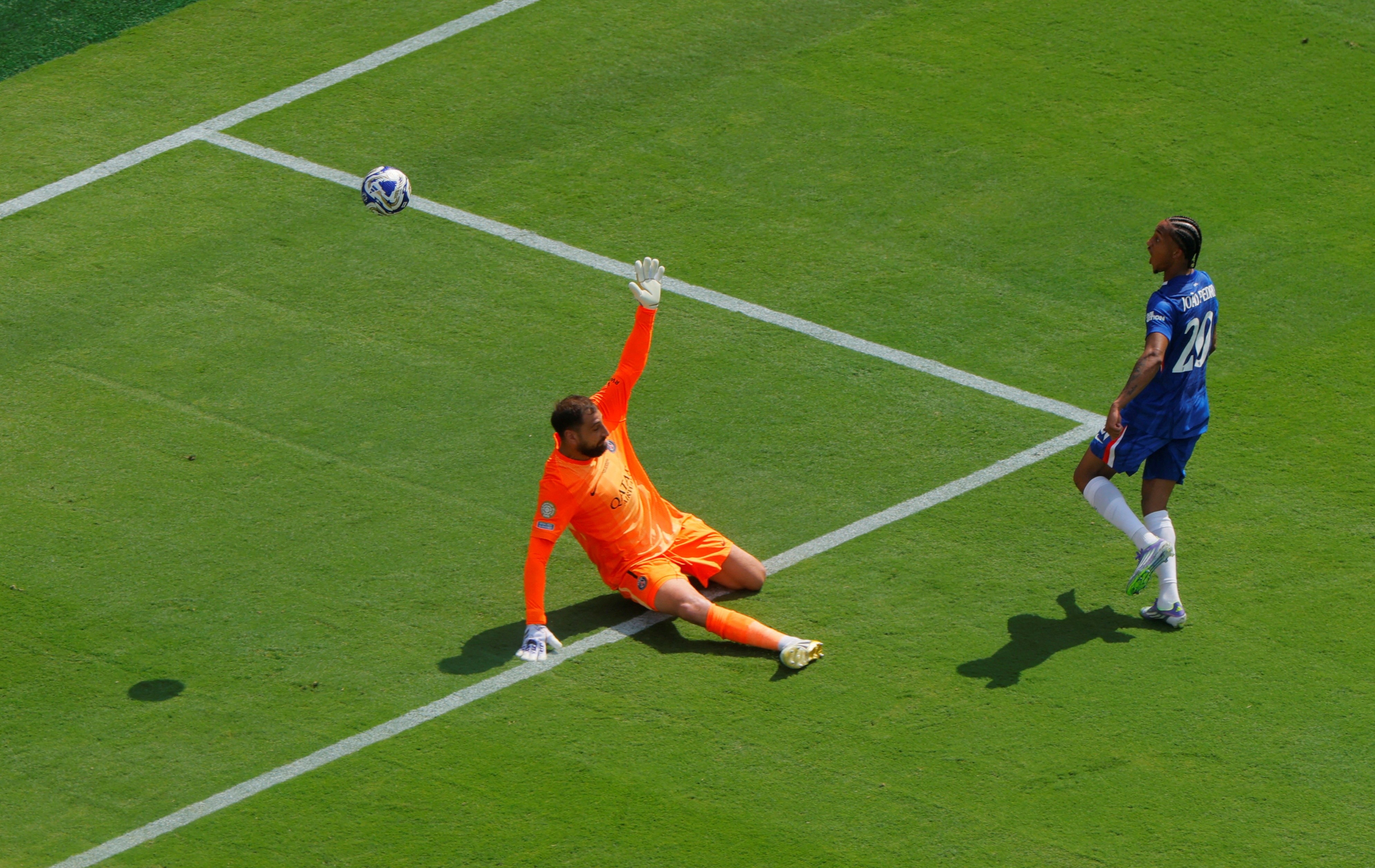 3 bàn thắng giúp Chelsea sớm định đoạt trận chung kết.