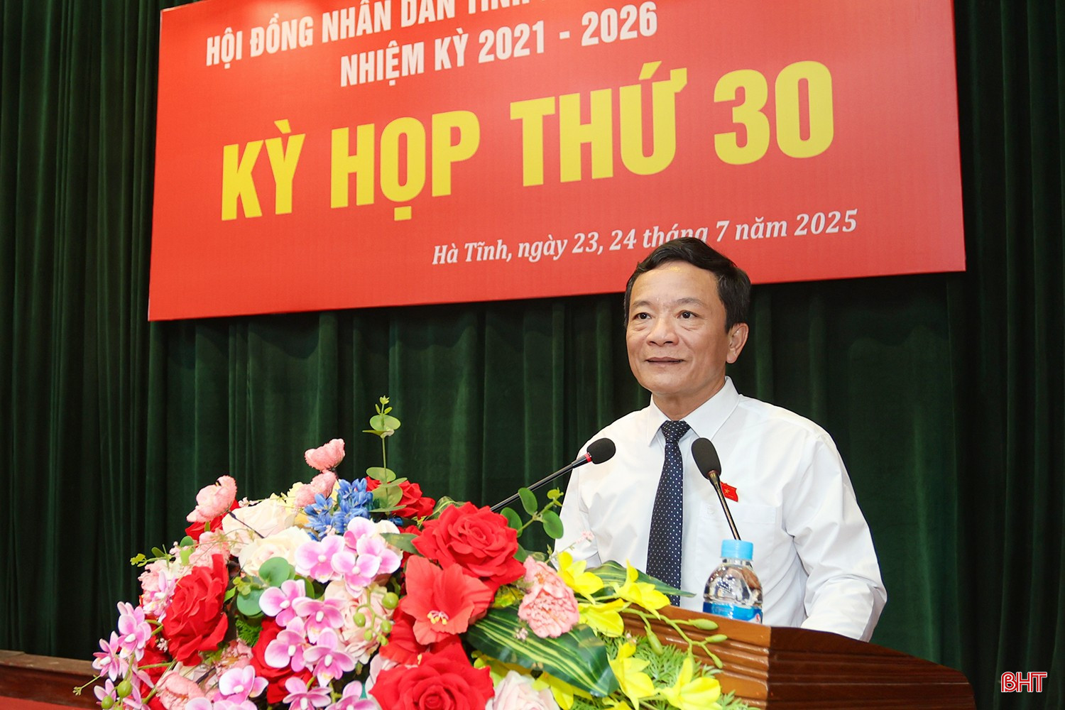 Phó Chủ tịch HĐND tỉnh Trần Văn Kỳ thông qua chương trình kỳ họp bqbht_br_aimg-1365.jpg