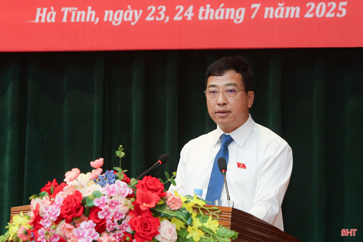 Phó Chủ tịch Thường trực HĐND tỉnh Trần Tú Anh khai mạc kỳ họp bqbht_br_aimg-1401-1.jpg