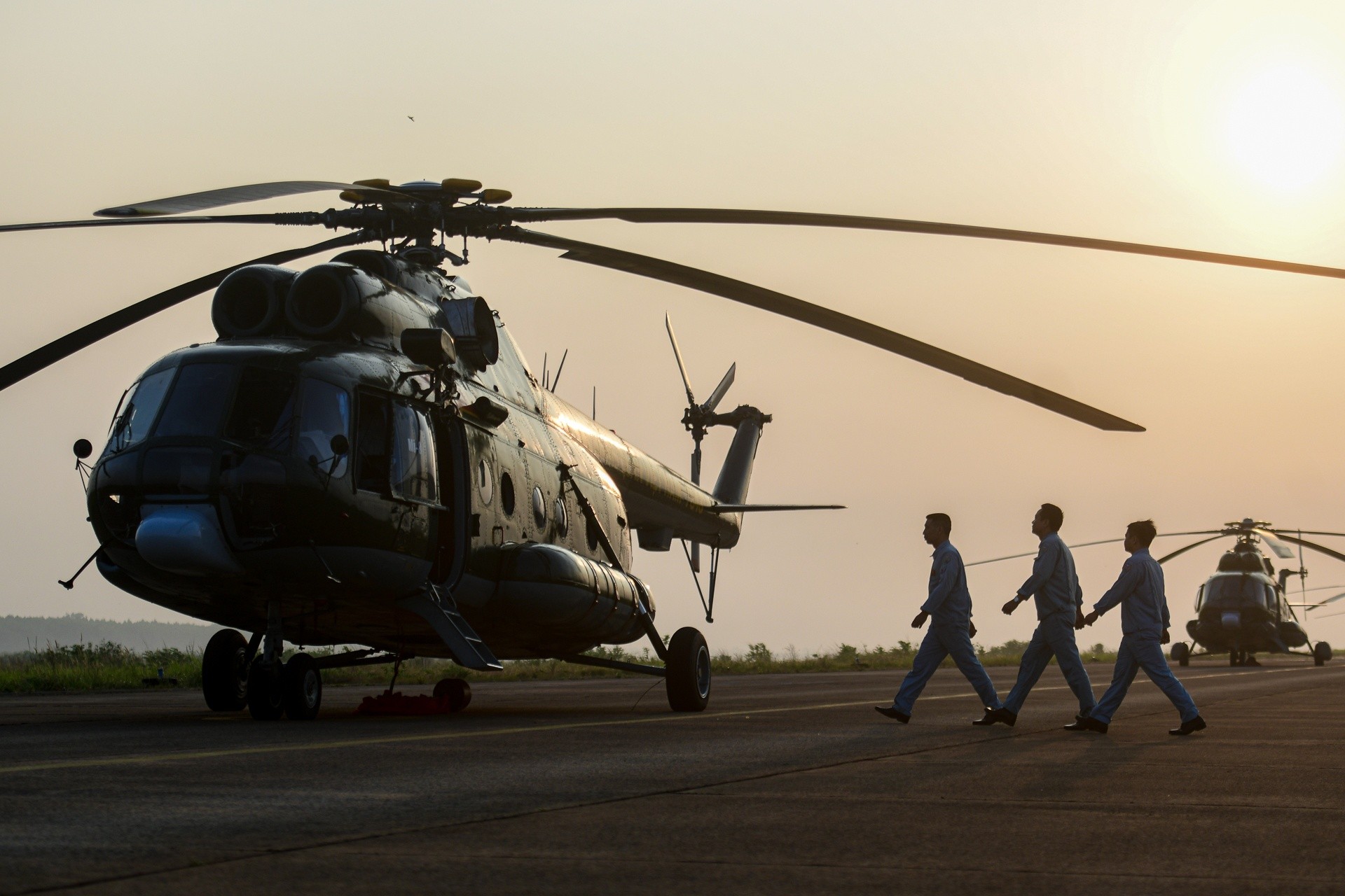 Các lực lượng thuộc Quân chủng Phòng không - Không quân sẽ liên tục hợp luyện để chuẩn bị tốt nhất cho lễ tổng duyệt dự kiến diễn ra vào trung tuần tháng 4 trước khi tham gia trình diễn chính thức trong Lễ Kỷ niệm 50 năm Ngày Thống nhất Đất nước vào sáng 30/4 tại TP.HCM.