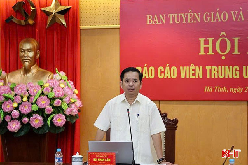 Đồng chí Bùi Nhân Sâm chỉ đạo tại điểm cầu Hà Tĩnh bqbht_br_z7051731326012-ee8550cecbfee39f64ca247fd42dfb82.jpg