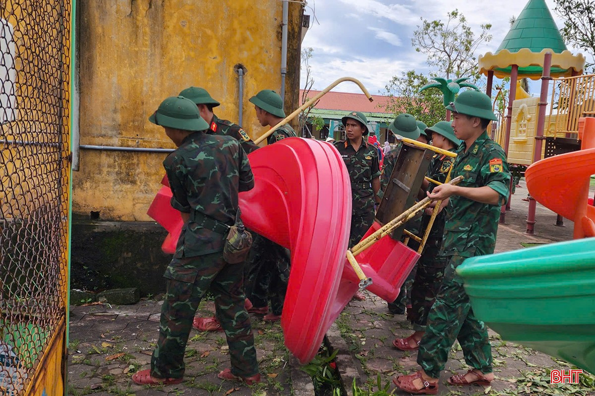 Cán bộ, chiến sỹ Ban Chỉ huy phòng thủ khu vực 3 – Kỳ Anh giúp Trường Mầm non Kỳ Khang sớm đi vào hoạt động Cán bộ, chiến sỹ Ban Chỉ huy phòng thủ khu vực 3 – Kỳ Anh giúp Trường Mầm non Kỳ Khang sớm đi vào hoạt động