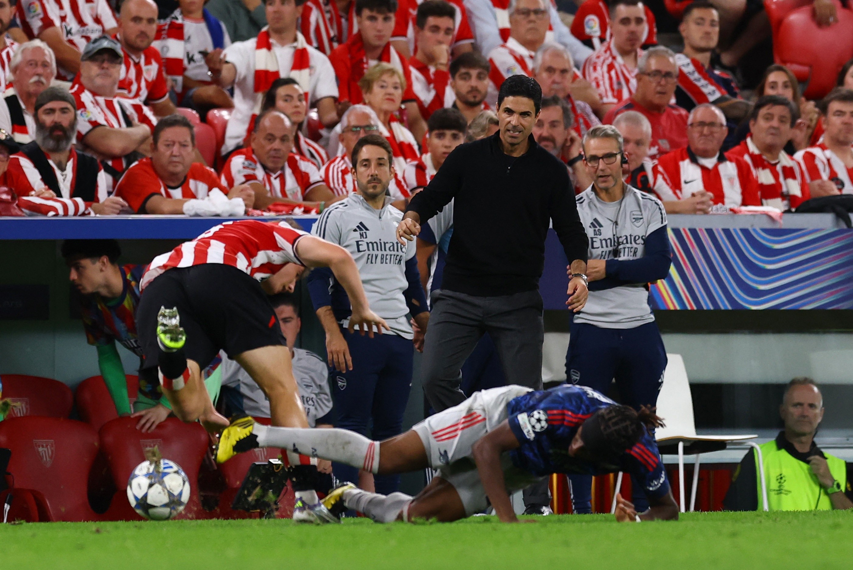 Mikel Arteta đang thay đổi cách nhìn về ghế dự bị. Mikel Arteta đang thay đổi cách nhìn về ghế dự bị.