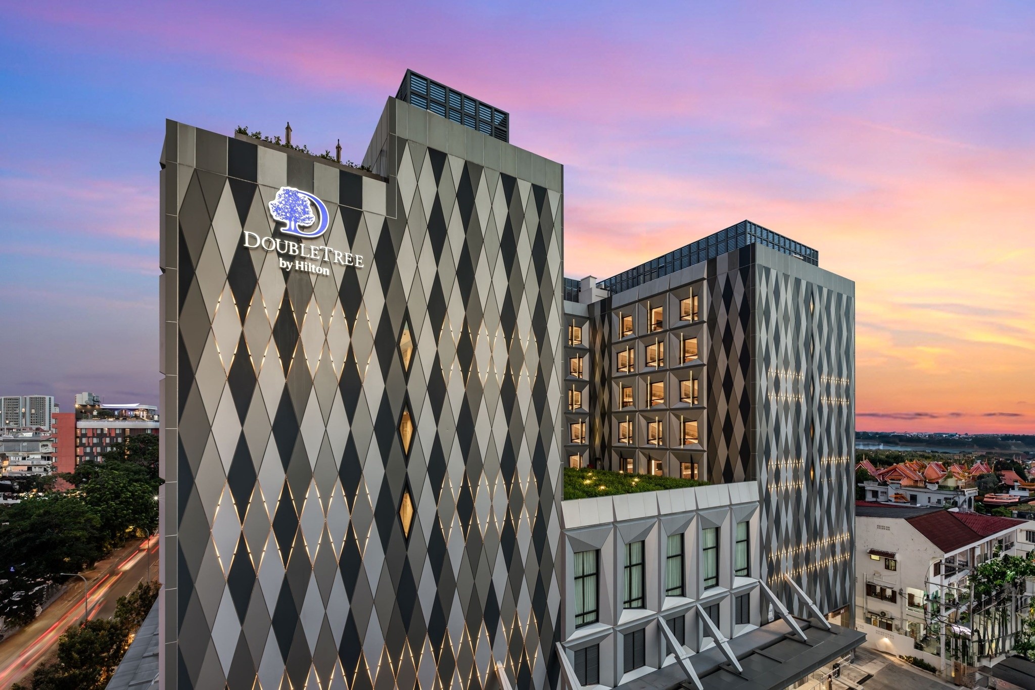 Toàn cảnh khách sạn DoubleTree by Hilton tại Lào. Ảnh: DoubleTree by Hilton.