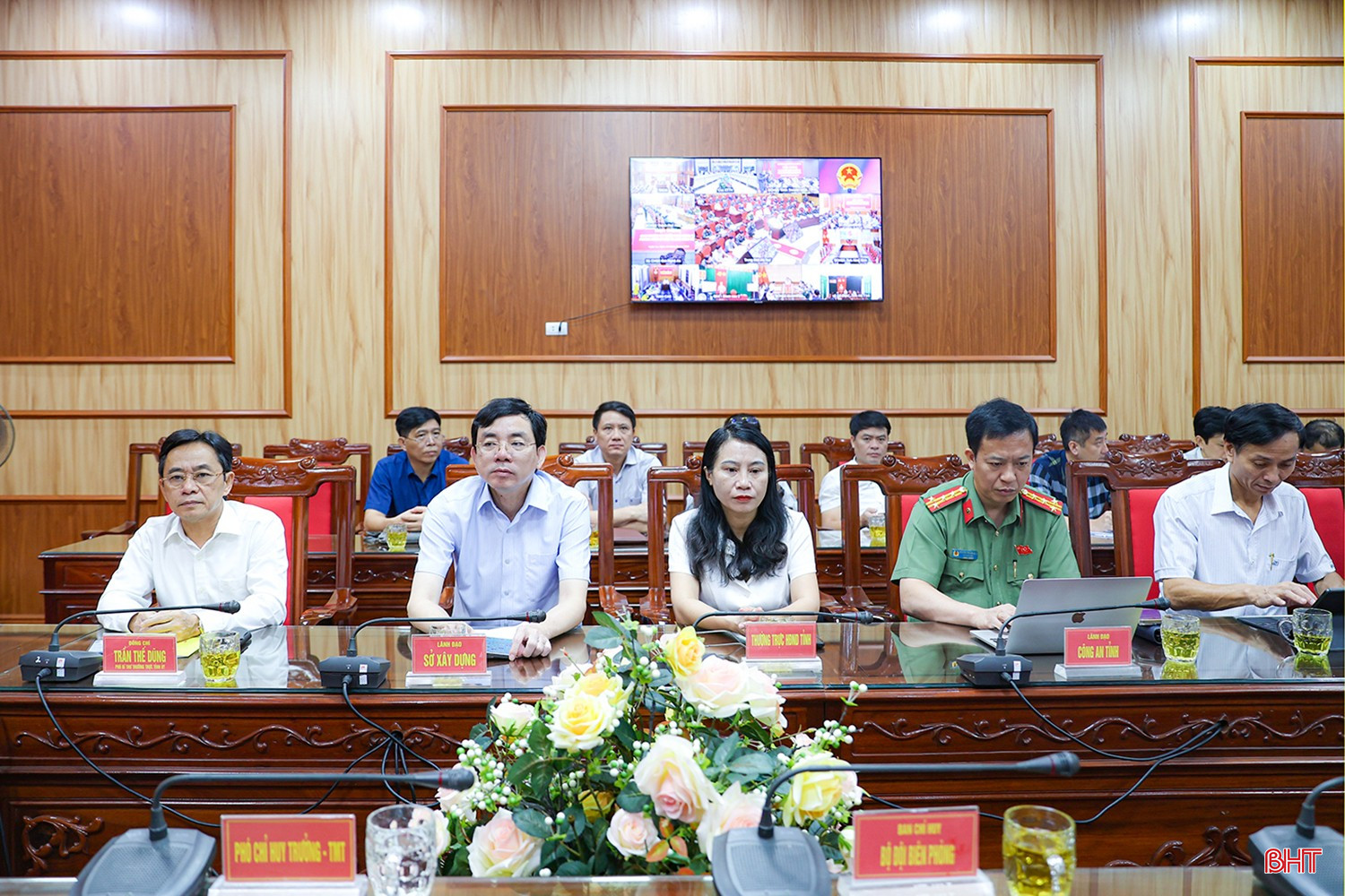 Cùng dự có Phó Bí thư Thường trực Tỉnh ủy Trần Thế Dũng; lãnh đạo các sở, ban, ngành. Ảnh: Đình Nhất bqbht_br_aimg-9829-1.jpg