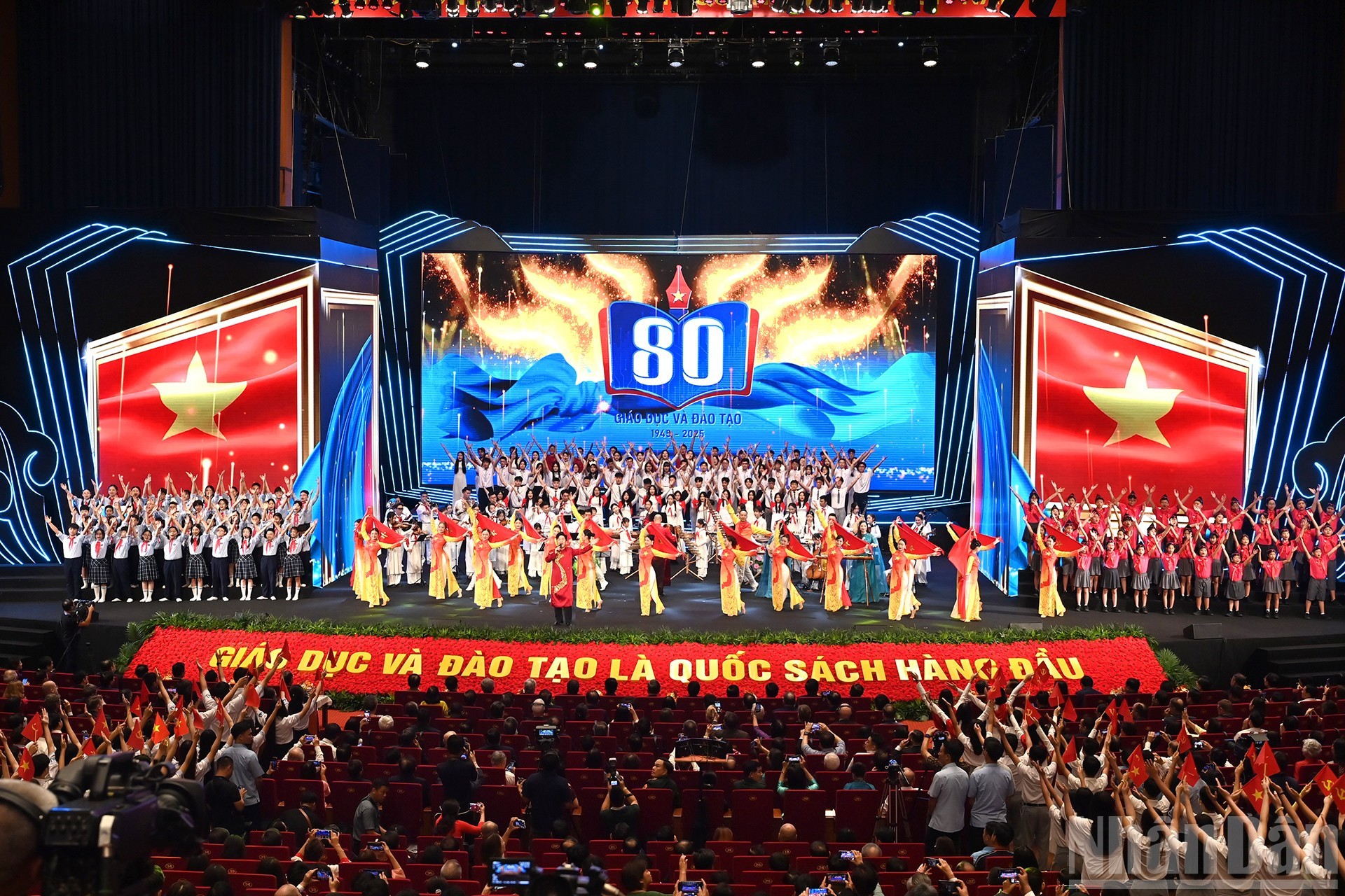 Toàn cảnh buổi lễ kỷ niệm. Ảnh: Báo Nhân dân image-3.jpg