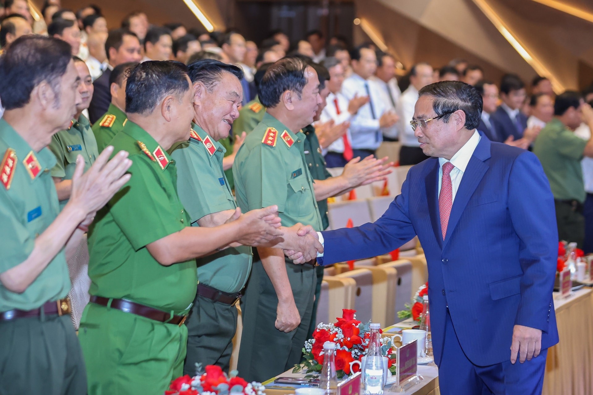 Thủ tướng và các đồng chí lãnh đạo Bộ Công an dự Đại hội Thi đua “Vì an ninh Tổ quốc” lần thứ 9 - Ảnh: VGP/Nhật Bắc Thủ tướng và các đồng chí lãnh đạo Bộ Công an dự Đại hội Thi đua “Vì an ninh Tổ quốc” lần thứ 9 - Ảnh: VGP/Nhật Bắc