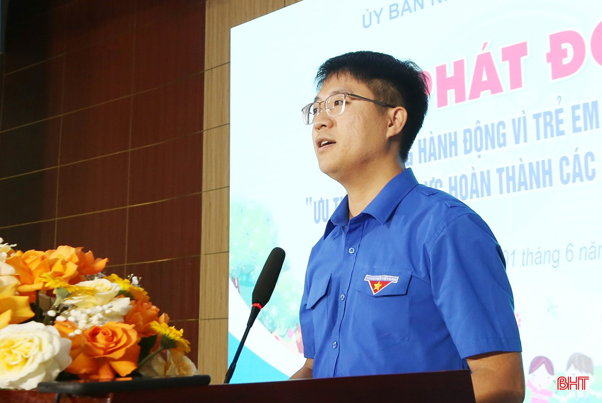Phó Bí thư Tỉnh đoàn Hà Tĩnh Nguyễn Viết Hải Đăng phát biểu hưởng ứng. bqbht_br_3.jpg