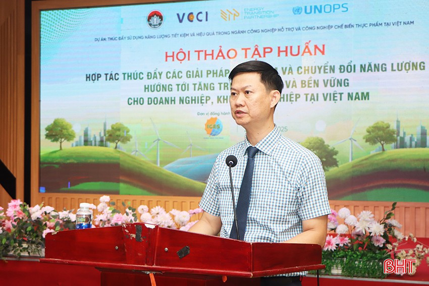 លោក Nguyen Trung Thuc នាយករងទទួលបន្ទុកប្រតិបត្តិការនៃវិទ្យាស្ថានព័ត៌មានធុរកិច្ច VCCI-ITB ថ្លែងសុន្ទរកថាបើកនៅសិក្ខាសាលានេះ។ bqbht_br_1.jpg