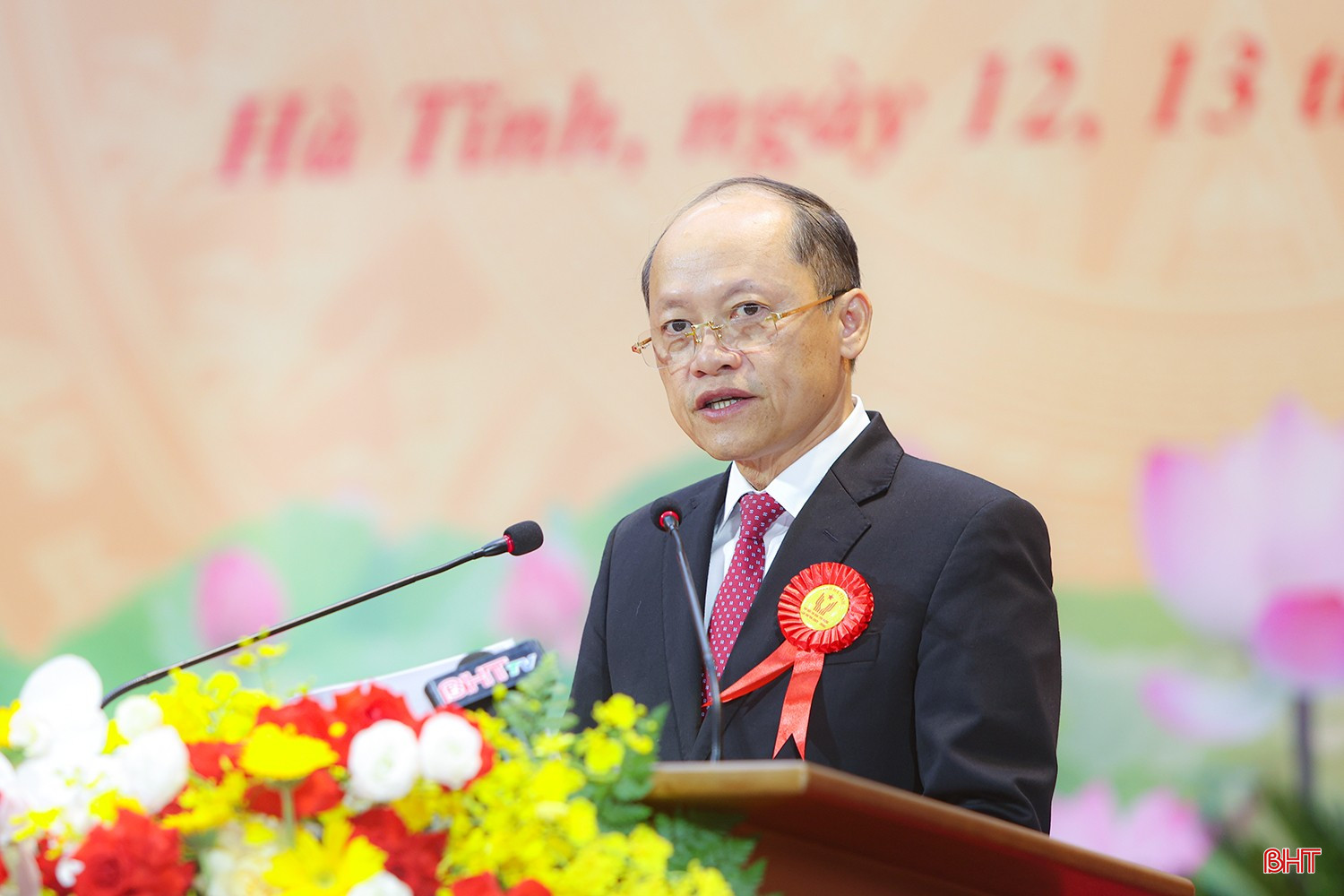 Đồng chí Nguyễn Hồng Lĩnh - Phó Bí thư Tỉnh ủy, Phó Chủ tịch Thường trực UBND tỉnh, Phó Chủ tịch Hội đồng Thi đua - Khen thưởng tỉnh bế mạc đại hội. bqbht_br_be-mac.jpg