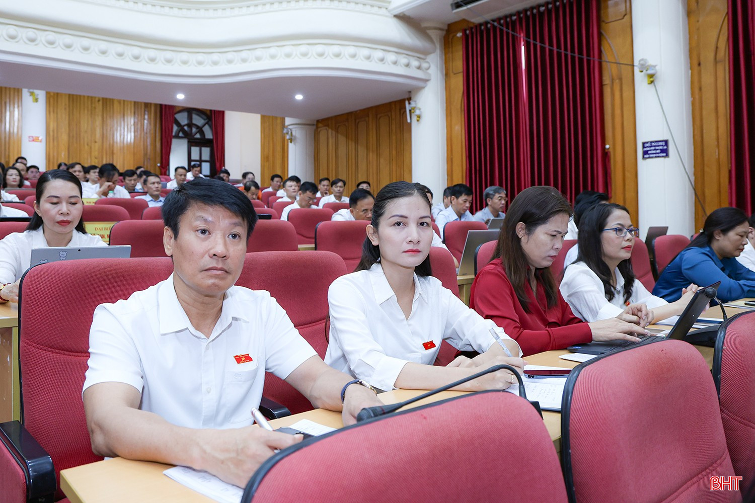 Các đại biểu tham dự kỳ họp bqbht_br_3.jpg
