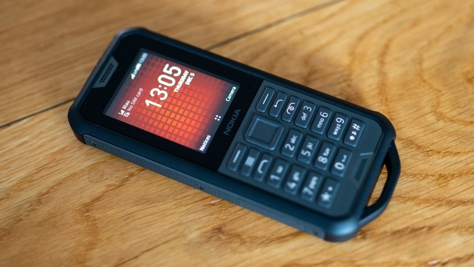 Nokia sắp nâng cấp mẫu điện thoại bền bỉ 800 Tough. Ảnh: Android Authority.
