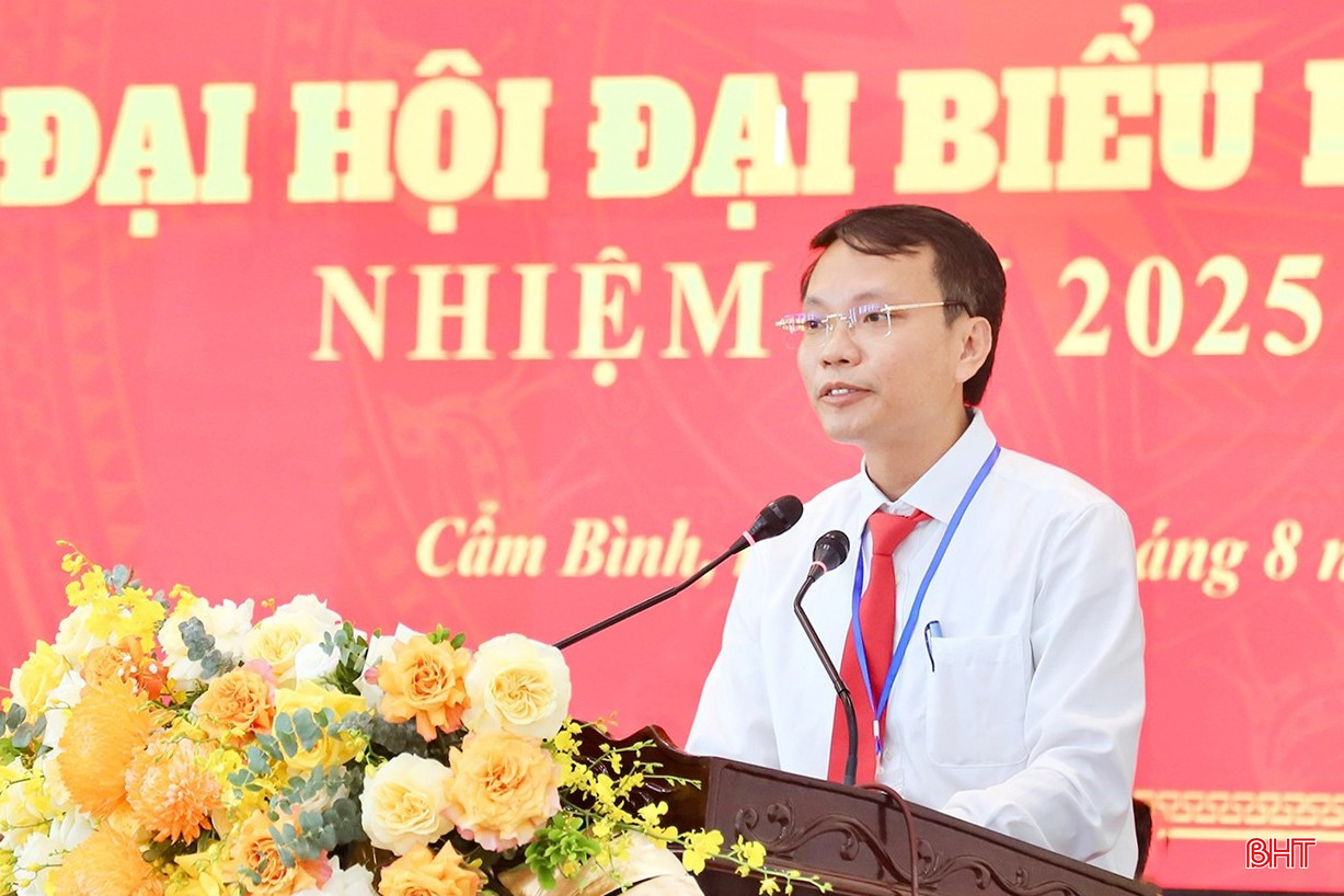 Đồng chí Hà Huy Sơn - Phó Chủ tịch UBND xã tham luận tại đại hội. bqbht_br_image-2.jpg