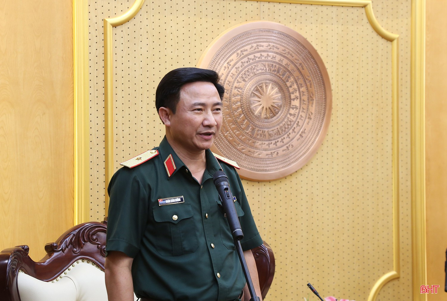 Thiếu tướng Đoàn Xuân Bường phát biểu tại buổi làm việc. bqbht_br_8-4527.jpg