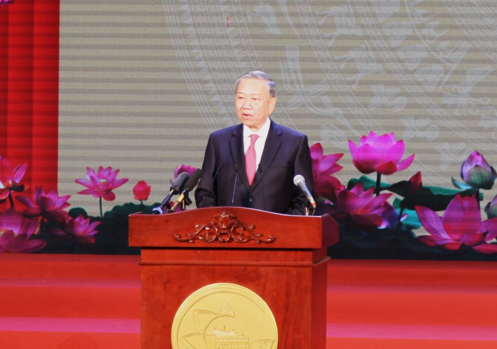 Tổng Bí thư Tô Lâm phát biểu với nhân dân thành phố Hồ Chí Minh, đồng thời gửi gắm thông điệp tới nhân dân cả nước - Ảnh: VGP 2.jpg