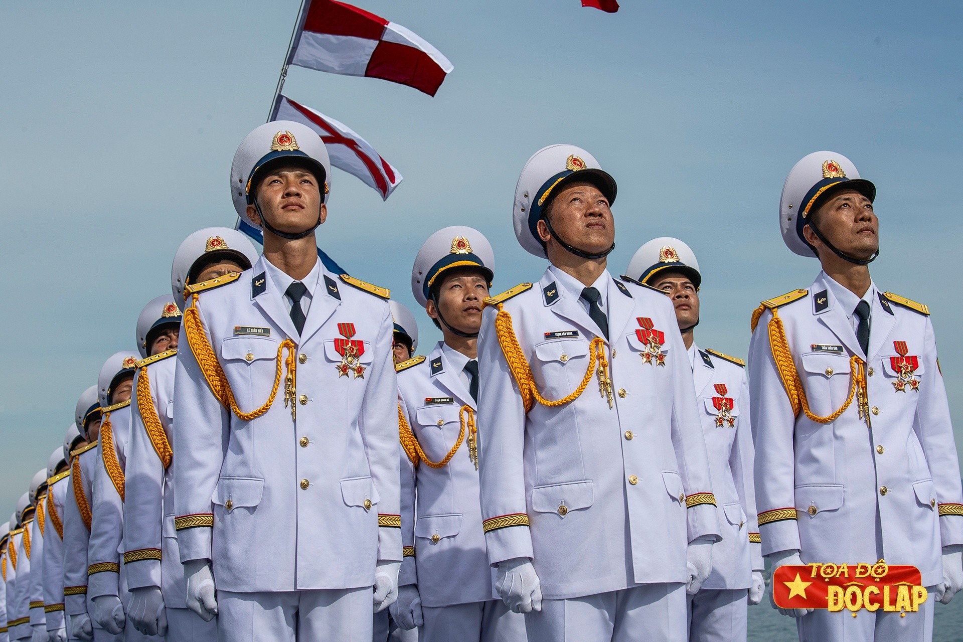 Để chuẩn bị cho màn diễu binh trên biển lịch sử, các đơn vị Hải quân đã trải qua hơn 2 tháng luyện tập trong điều kiện thời tiết Biển Đông khắc nghiệt.