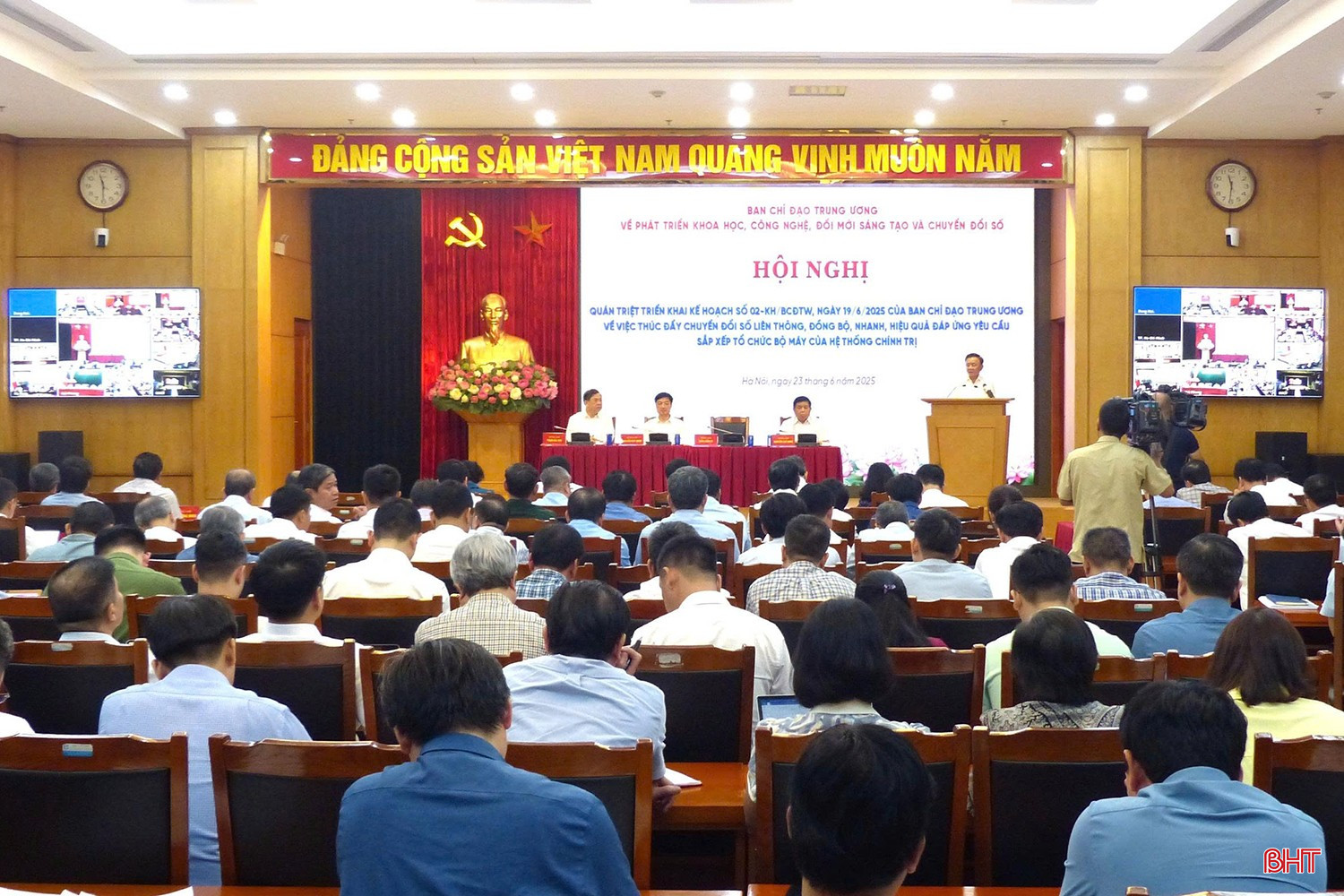 Đồng chí Trần Cẩm Tú phát biểu chỉ đạo. bqbht_br_z6733421946132-181d90895b316d16267450857047fd85.jpg