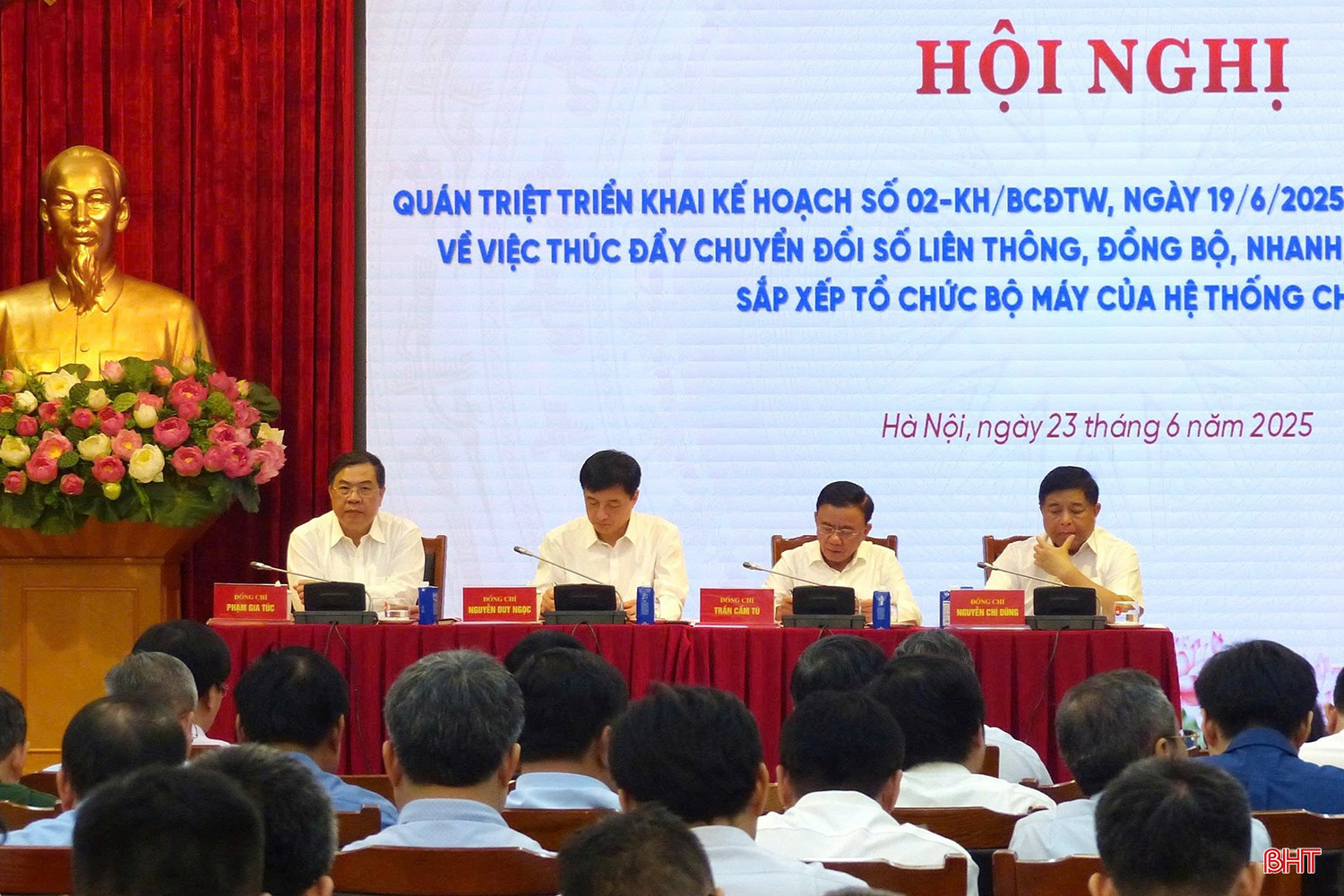 Chủ trì hội nghị tại điểm cầu Trung ương bqbht_br_z6733421830923-0dae039abdadea2532df5c7c288cf4db.jpg