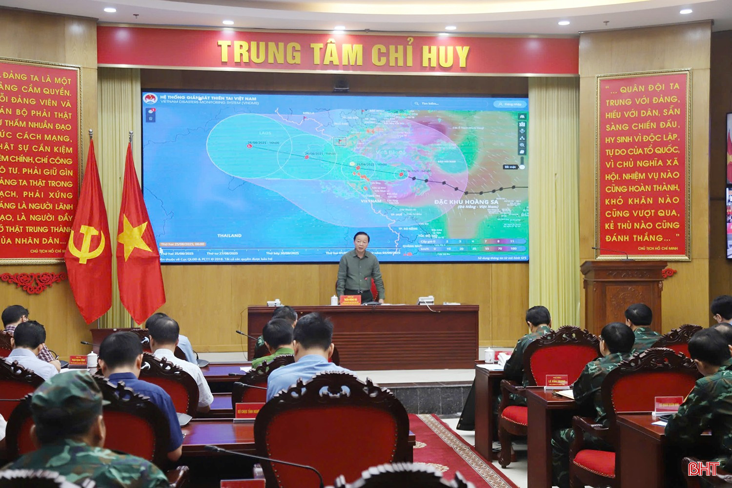 Phó Thủ tướng Chính phủ Trần Hồng Hà chủ trì họp trực tuyến với các địa phương bàn các biện pháp ứng phó với bão số 5. Ảnh: Thùy Dương bqbht_br_z6941323073334-28ea2f5682b2cca27308c72bb8259902.jpg