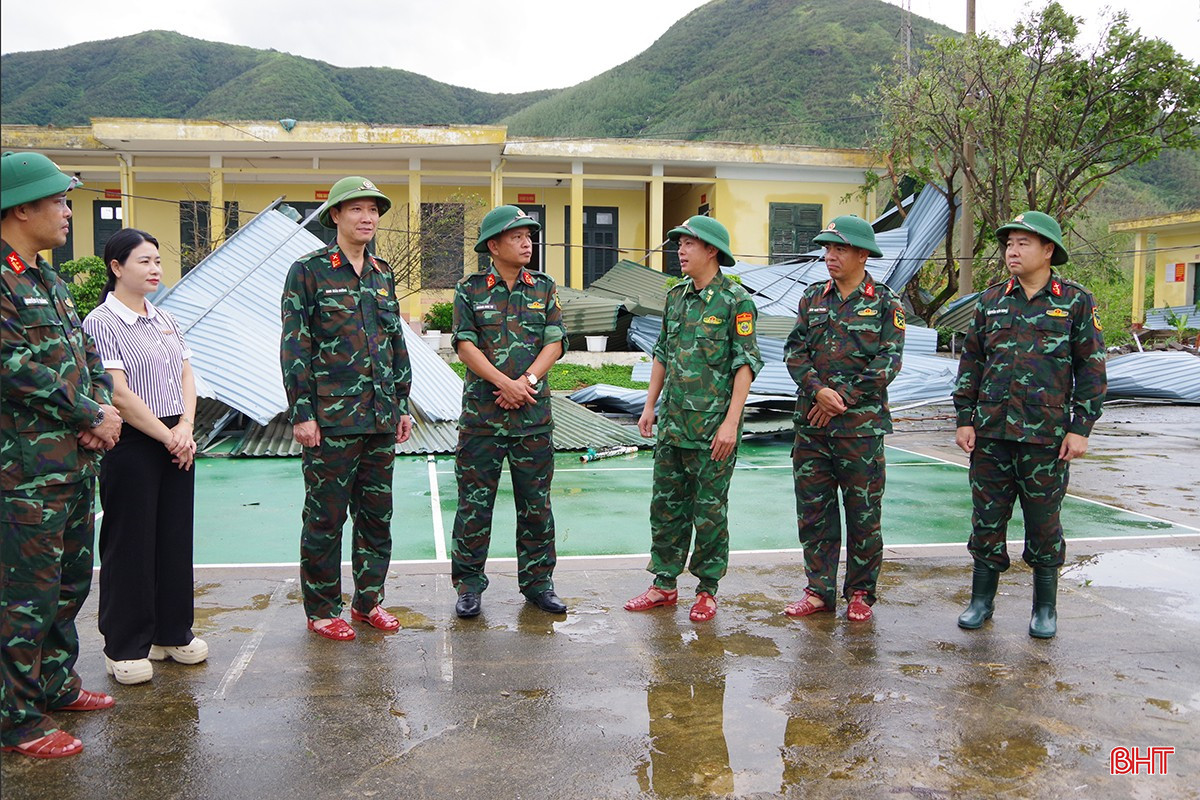 Lãnh đạo Cục Chính trị Quân khu 4 và Bộ CHQS tỉnh kiểm tra, chỉ đạo khắc phục các trường lớp trên địa bàn Hà Tĩnh. Lãnh đạo Cục Chính trị Quân khu 4 và Bộ CHQS tỉnh kiểm tra, chỉ đạo khắc phục các trường lớp trên địa bàn Hà Tĩnh.