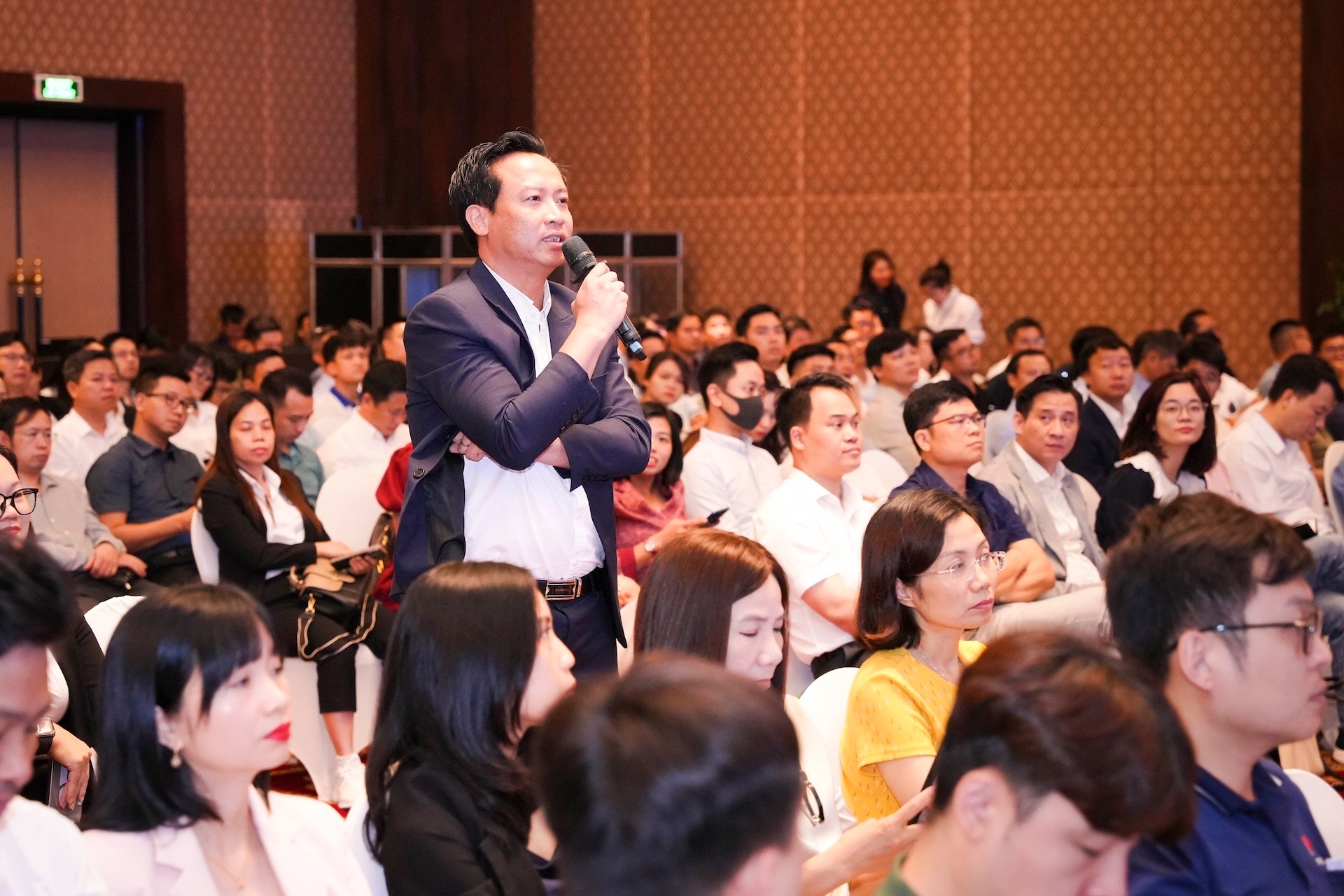 Nhiều đại diện doanh nghiệp công nghiệp hỗ trợ Việt Nam bày tỏ sự quan tâm cơ hội gia nhập chuỗi cung ứng cho ô tô VinFast. 2.jpg