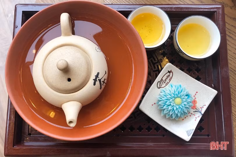 Mê mẩn những bông hoa ẩm thực Nhật Bản dưới bàn tay thợ làm bánh Hà Tĩnh