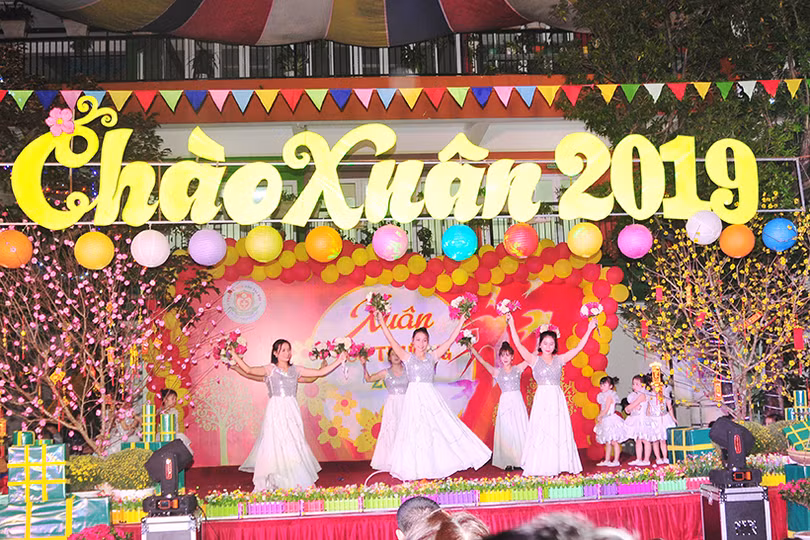 Rực rỡ hội chợ “Xuân yêu thương 2019” Trường Mầm non Trí Đức