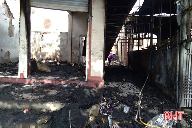 Hơn 200 triệu đồng hỗ trợ 3 gia đình bị hỏa hoạn ở Hương Sơn