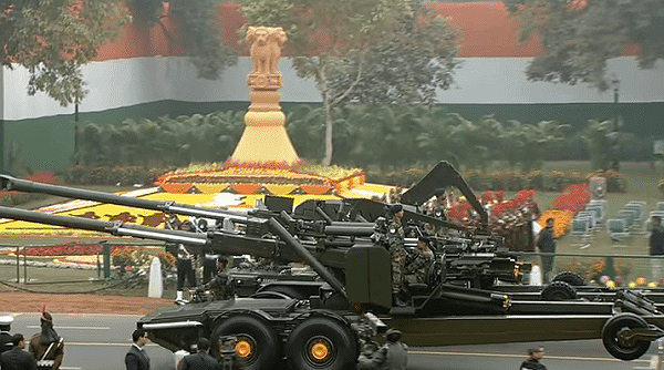 Quân đội Ấn Độ duyệt binh khoe dàn vũ khí siêu hiện đại