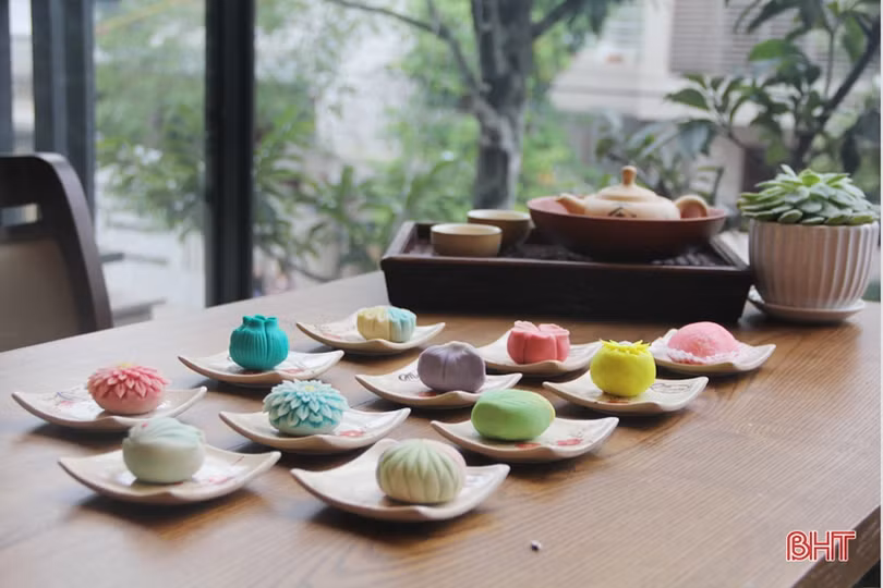 Mê mẩn những bông hoa ẩm thực Nhật Bản dưới bàn tay thợ làm bánh Hà Tĩnh