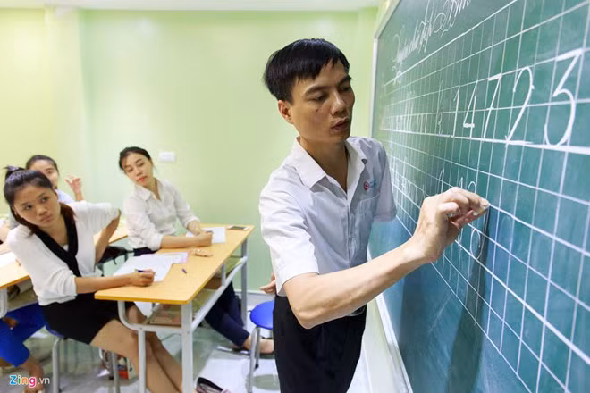 Bộ Giáo dục yêu cầu không quy định thêm sổ sách cho giáo viên