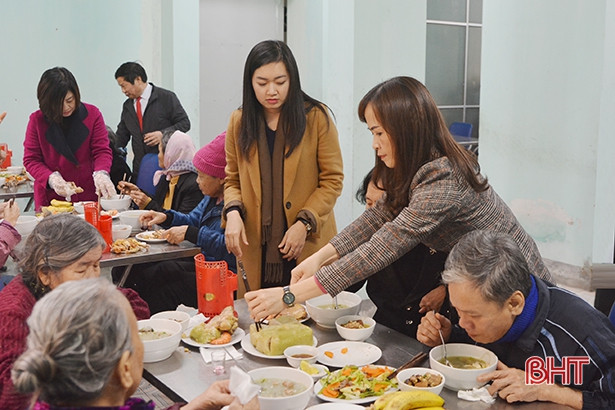 “Tết sum vầy” tại Trung tâm Điều dưỡng Người có công và Bảo trợ xã hội