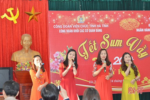 “Tết sum vầy” tại Trung tâm Điều dưỡng Người có công và Bảo trợ xã hội