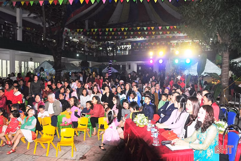 Rực rỡ hội chợ “Xuân yêu thương 2019” Trường Mầm non Trí Đức