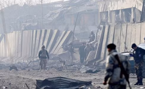 Thế giới ngày qua: Taliban tấn công, hơn 100 nhân viên an ninh Afghanistan thiệt mạng