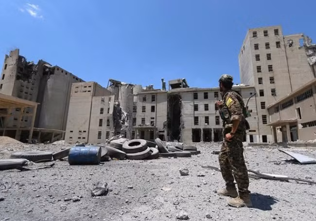 Thế giới ngày qua: Taliban tấn công, hơn 100 nhân viên an ninh Afghanistan thiệt mạng