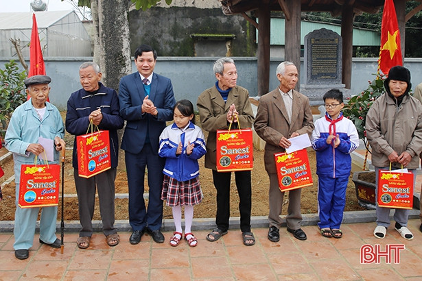 Tuổi trẻ Kỳ Anh cung tiến “Đường hoa dâng Đảng”