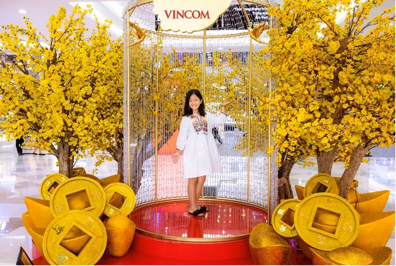 Vincom tưng bừng mở hội “Đón Xuân gắn kết – Vui Tết tài lộc”