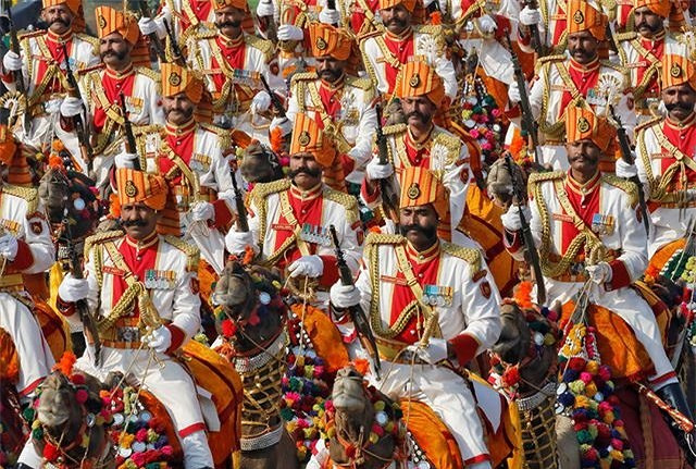 Quân đội Ấn Độ duyệt binh khoe dàn vũ khí siêu hiện đại