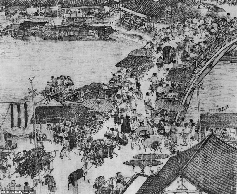 Mãn nhãn với tác phẩm điêu khắc gỗ khổng lồ trên thân cây 1.000 năm tuổi