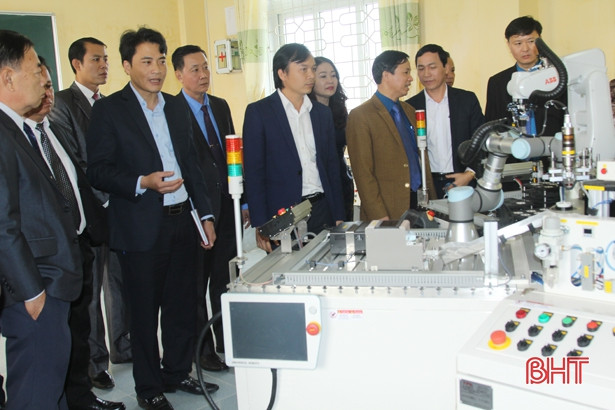 Công đoàn Hà Tĩnh - Bôlykhămxay chia sẻ kinh nghiệm hoạt động