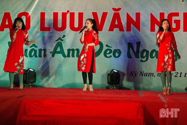 Giao lưu nghệ thuật “Xuân ấm đèo Ngang”