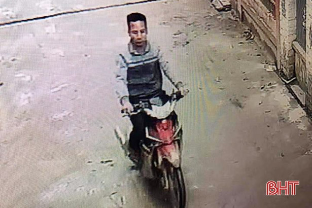 Bắt khẩn cấp đối tượng giật dây chuyền vàng ở phố núi Hà Tĩnh