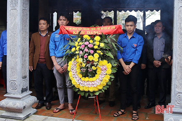 Tuổi trẻ Kỳ Anh cung tiến “Đường hoa dâng Đảng”