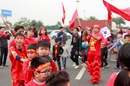 Đội tuyển Việt Nam trở về trong tình cảm ấm cúng của người hâm mộ