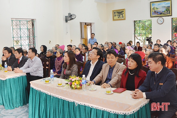 “Tết sum vầy” tại Trung tâm Điều dưỡng Người có công và Bảo trợ xã hội