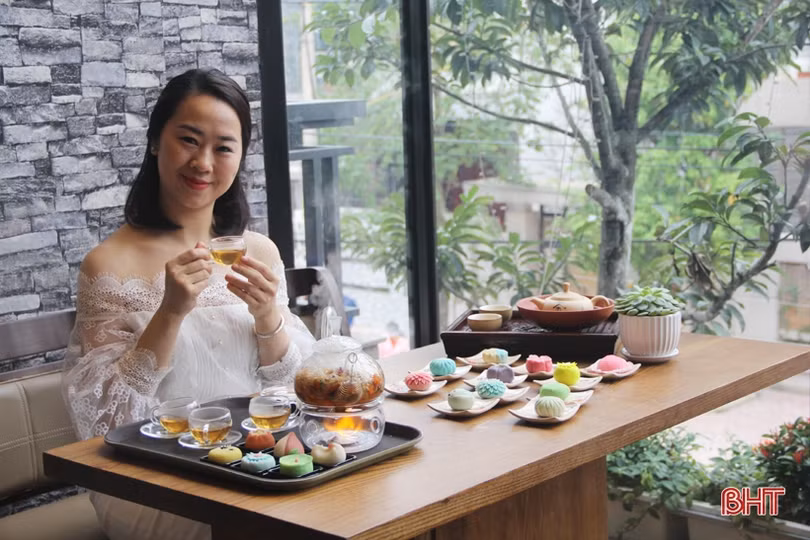 Mê mẩn những bông hoa ẩm thực Nhật Bản dưới bàn tay thợ làm bánh Hà Tĩnh