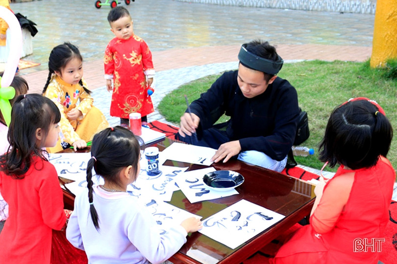 Trường Mầm non quốc tế Trung Kiên: “Gói bánh chưng cùng bé cưng...”
