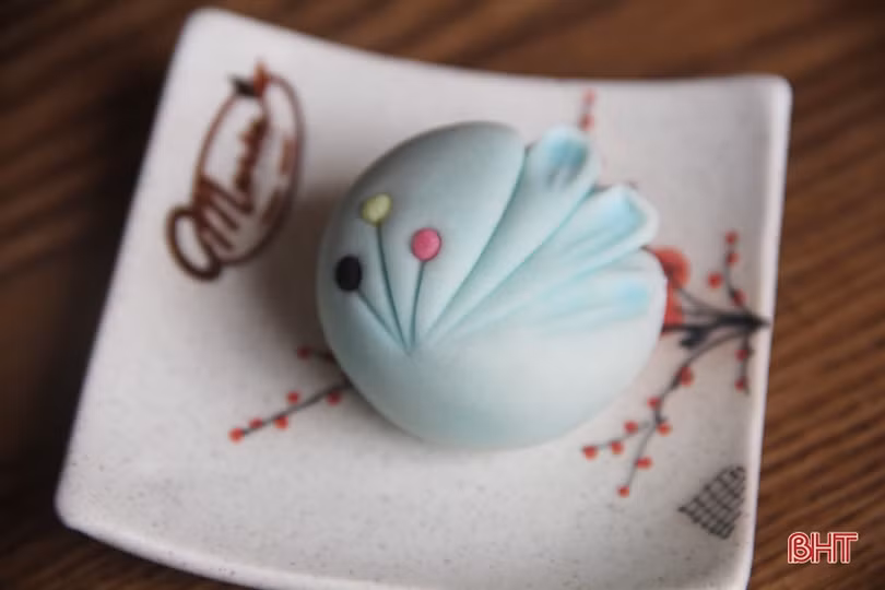 Mê mẩn những bông hoa ẩm thực Nhật Bản dưới bàn tay thợ làm bánh Hà Tĩnh