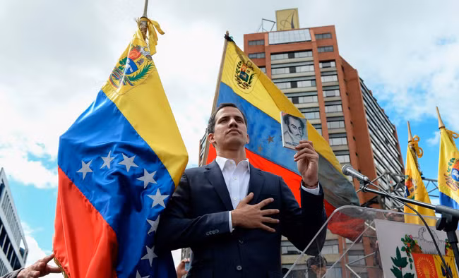 EC không công nhận “Tổng thống lâm thời” của Venezuela